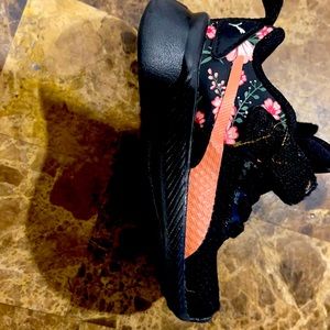 Baby puma sneakers girl very cute size 3 baby